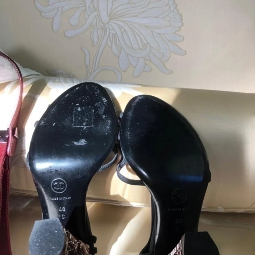 **CHANEL** Satin Heels Size 40 - Picture 6 of 16